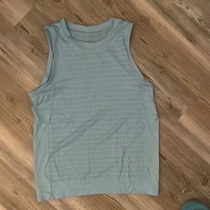 Lululemon women’s muscle tank